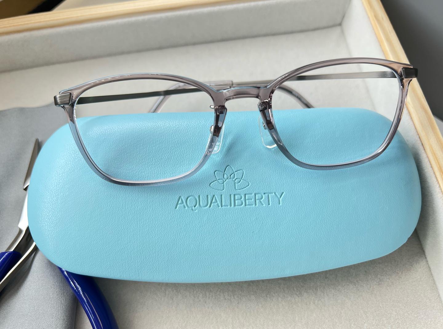 Aqua liberty